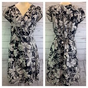 Banana Republic 100% Silk Wrap Floral Dress Size 6